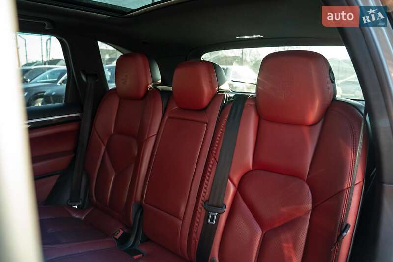 Внедорожник / Кроссовер Porsche Cayenne 2015 в Черновцах фото 41 Внедорожник / Кроссовер Porsche Cayenne 2015 в Черновцах