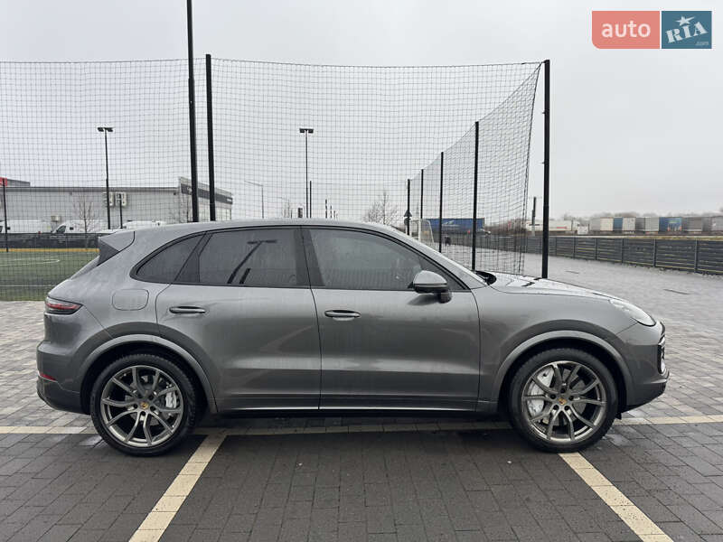 Внедорожник / Кроссовер Porsche Cayenne 2019 в Ужгороде