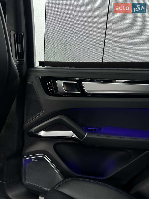 Внедорожник / Кроссовер Porsche Cayenne 2019 в Ужгороде