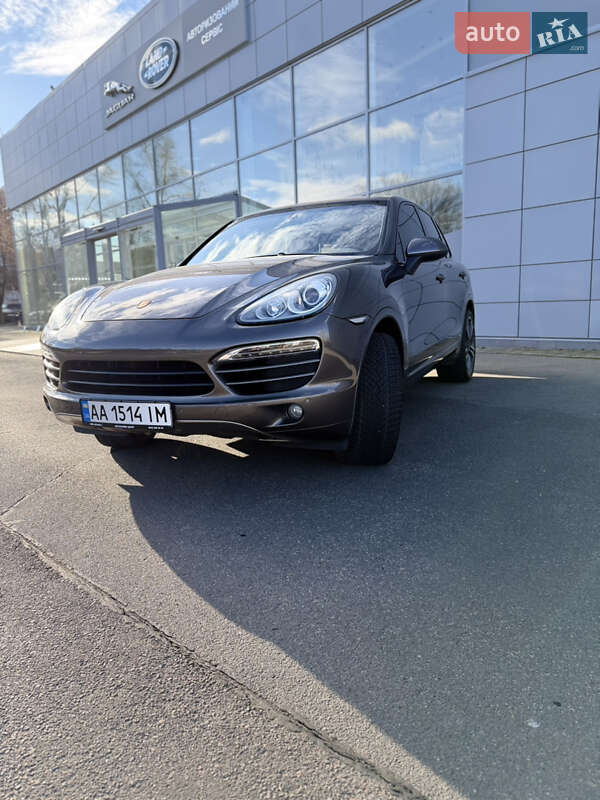Внедорожник / Кроссовер Porsche Cayenne 2013 в Киеве