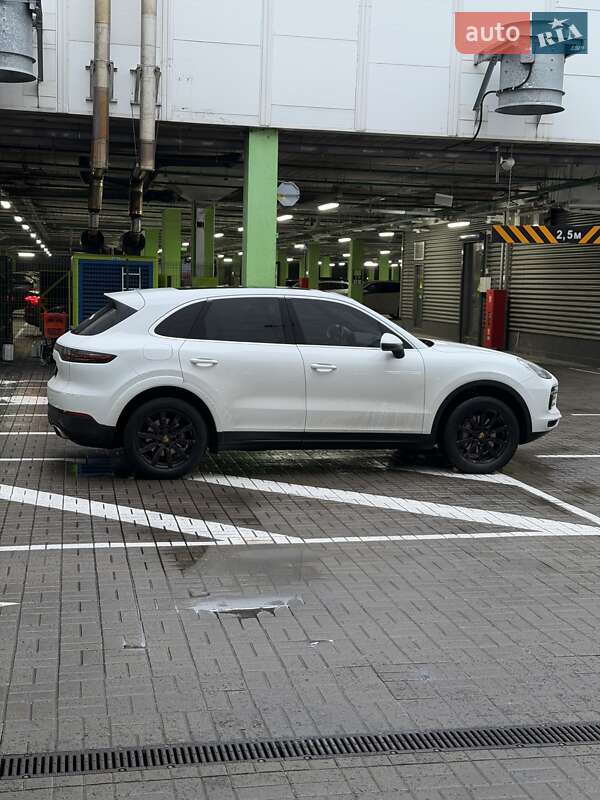 Позашляховик / Кросовер Porsche Cayenne 2020 в Києві