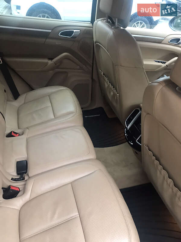 Внедорожник / Кроссовер Porsche Cayenne 2011 в Киеве фото 12 Внедорожник / Кроссовер Porsche Cayenne 2011 в Киеве