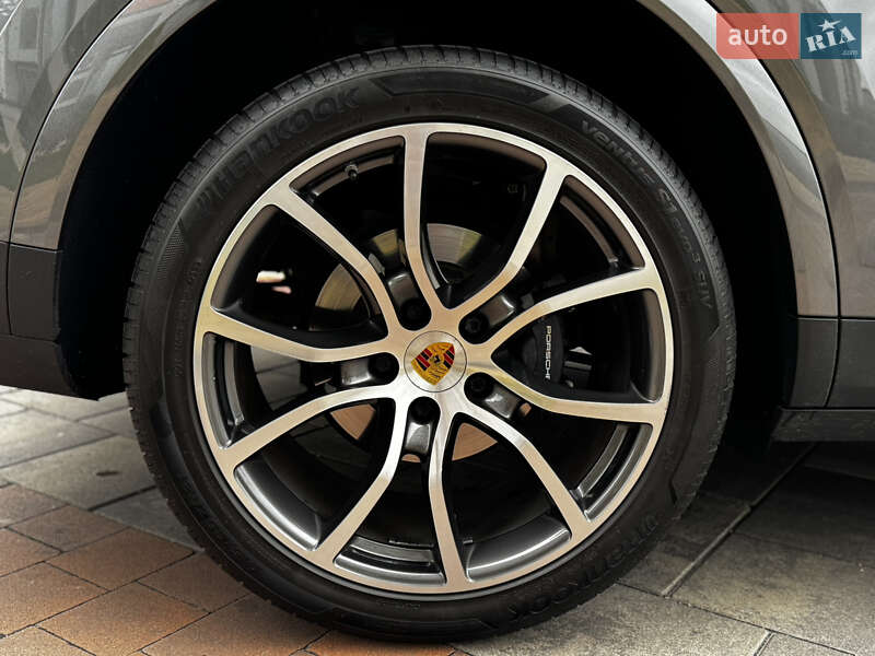Внедорожник / Кроссовер Porsche Cayenne 2019 в Киеве фото 13 Внедорожник / Кроссовер Porsche Cayenne 2019 в Киеве
