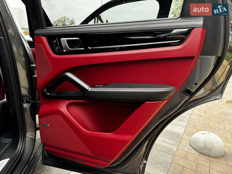 Внедорожник / Кроссовер Porsche Cayenne 2019 в Киеве фото 29 Внедорожник / Кроссовер Porsche Cayenne 2019 в Киеве