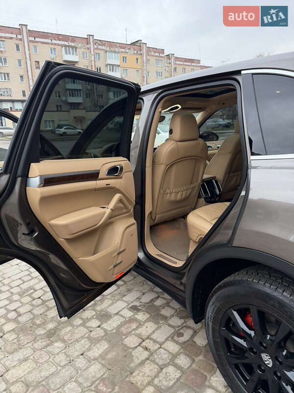 Внедорожник / Кроссовер Porsche Cayenne 2013 в Тернополе фото 36 Внедорожник / Кроссовер Porsche Cayenne 2013 в Тернополе