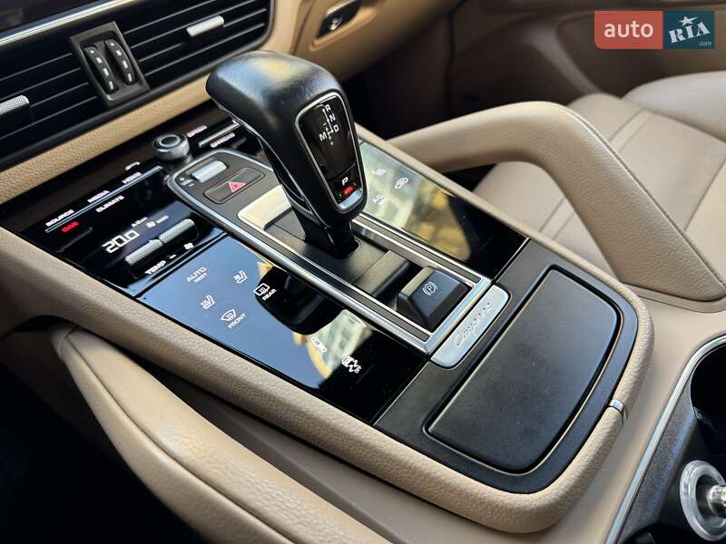 Внедорожник / Кроссовер Porsche Cayenne 2017 в Черновцах фото 40 Внедорожник / Кроссовер Porsche Cayenne 2017 в Черновцах