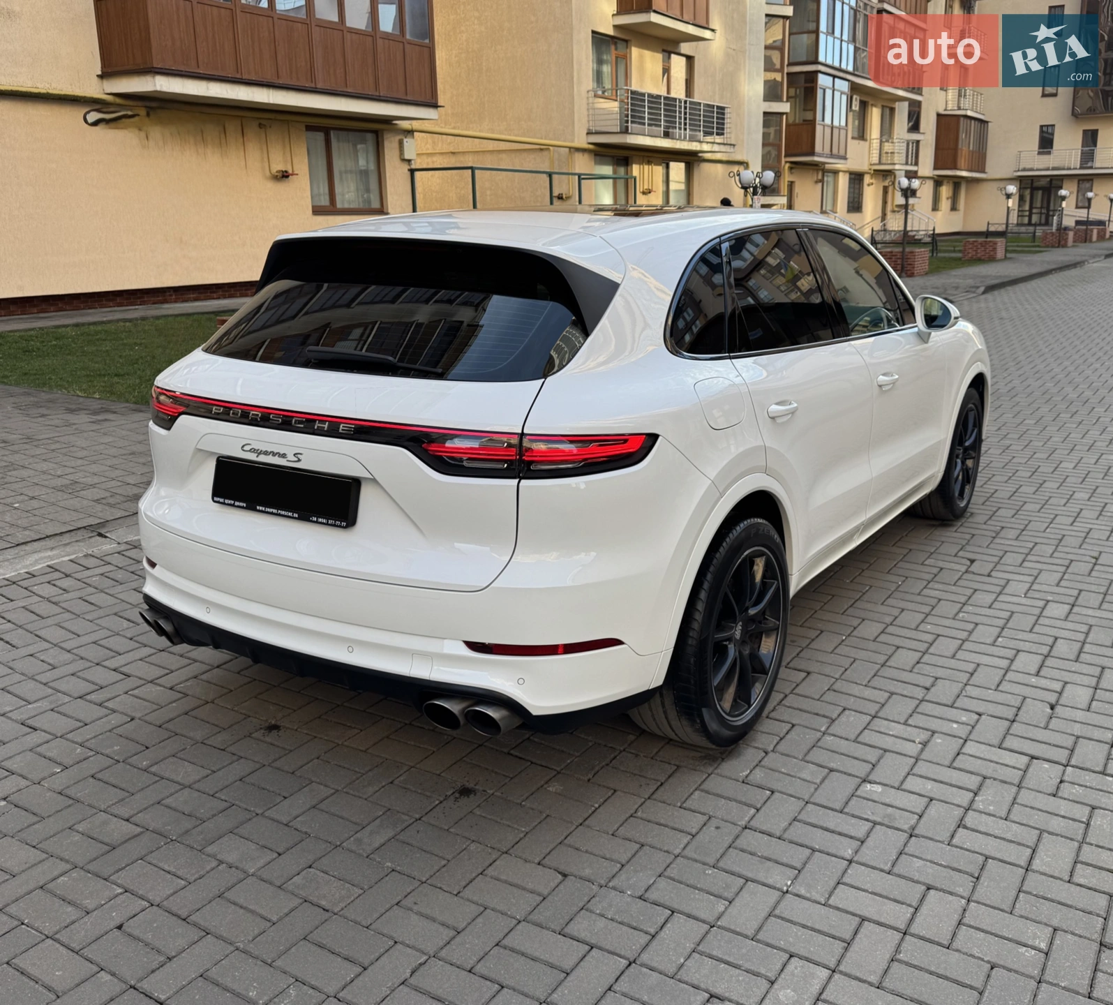 2017 Porsche Cayenne - мініатюра 10