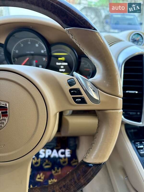 Внедорожник / Кроссовер Porsche Cayenne 2012 в Одессе