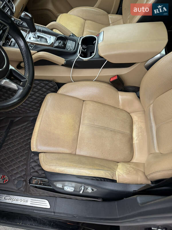 Внедорожник / Кроссовер Porsche Cayenne 2015 в Киеве