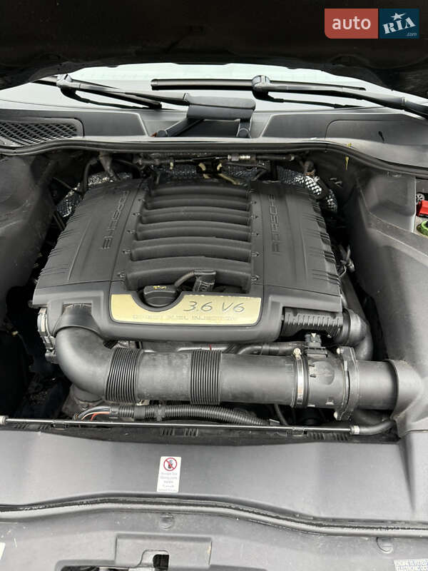 Внедорожник / Кроссовер Porsche Cayenne 2015 в Киеве