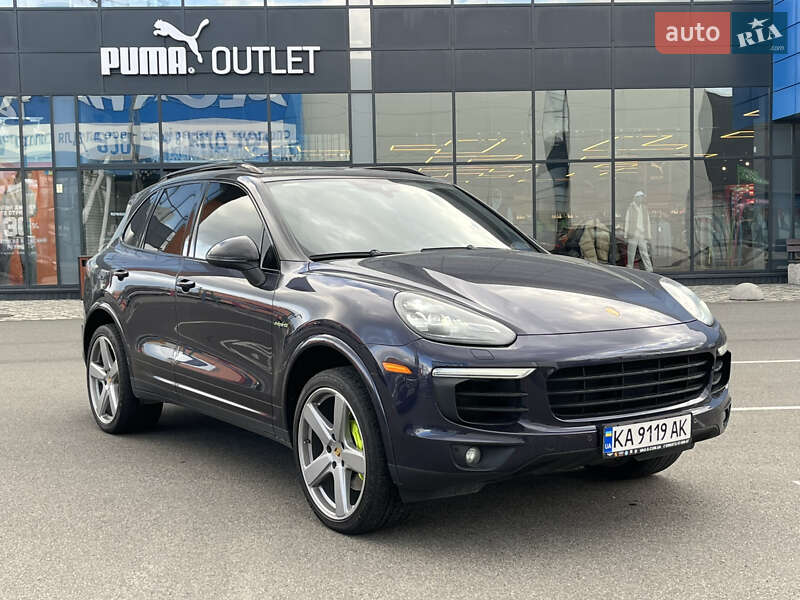 Внедорожник / Кроссовер Porsche Cayenne 2016 в Киеве