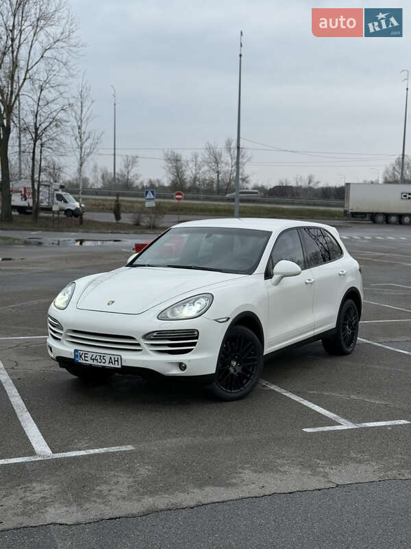 Внедорожник / Кроссовер Porsche Cayenne 2011 в Киеве