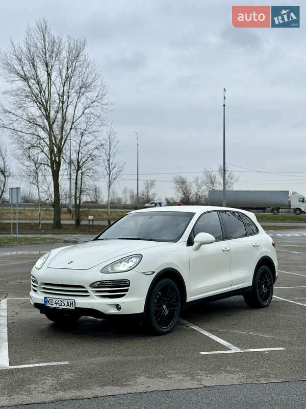 Внедорожник / Кроссовер Porsche Cayenne 2011 в Киеве