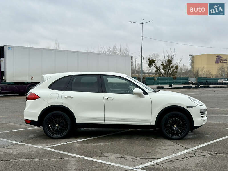 Внедорожник / Кроссовер Porsche Cayenne 2011 в Киеве