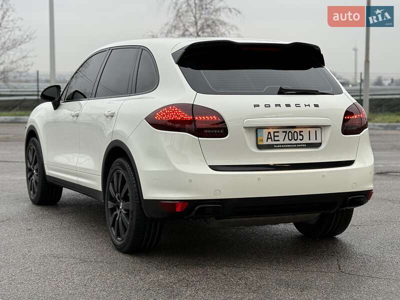 Внедорожник / Кроссовер Porsche Cayenne 2011 в Днепре