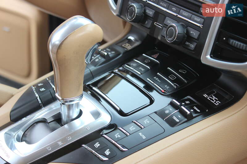Внедорожник / Кроссовер Porsche Cayenne 2015 в Днепре фото 18 Внедорожник / Кроссовер Porsche Cayenne 2015 в Днепре