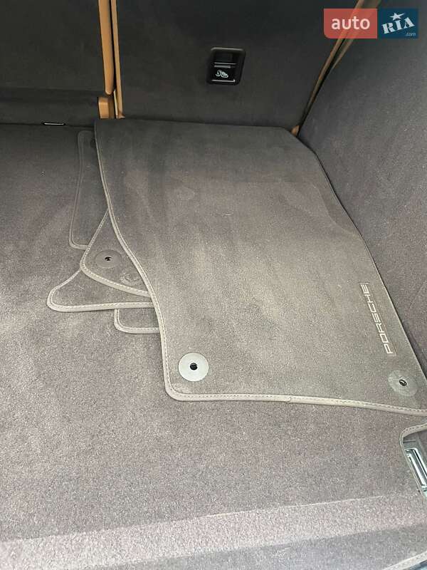 Внедорожник / Кроссовер Porsche Cayenne 2017 в Киеве фото 5 Внедорожник / Кроссовер Porsche Cayenne 2017 в Киеве