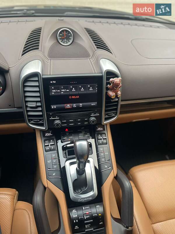 Внедорожник / Кроссовер Porsche Cayenne 2017 в Киеве фото 20 Внедорожник / Кроссовер Porsche Cayenne 2017 в Киеве