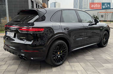 Внедорожник / Кроссовер Porsche Cayenne 2018 в Киеве