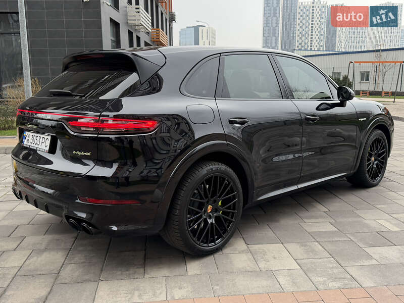 Внедорожник / Кроссовер Porsche Cayenne 2018 в Киеве фото 11 Внедорожник / Кроссовер Porsche Cayenne 2018 в Киеве