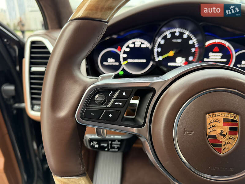 Внедорожник / Кроссовер Porsche Cayenne 2018 в Киеве фото 43 Внедорожник / Кроссовер Porsche Cayenne 2018 в Киеве