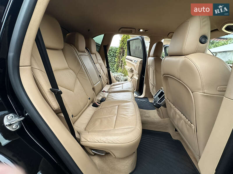 Внедорожник / Кроссовер Porsche Cayenne 2013 в Одессе