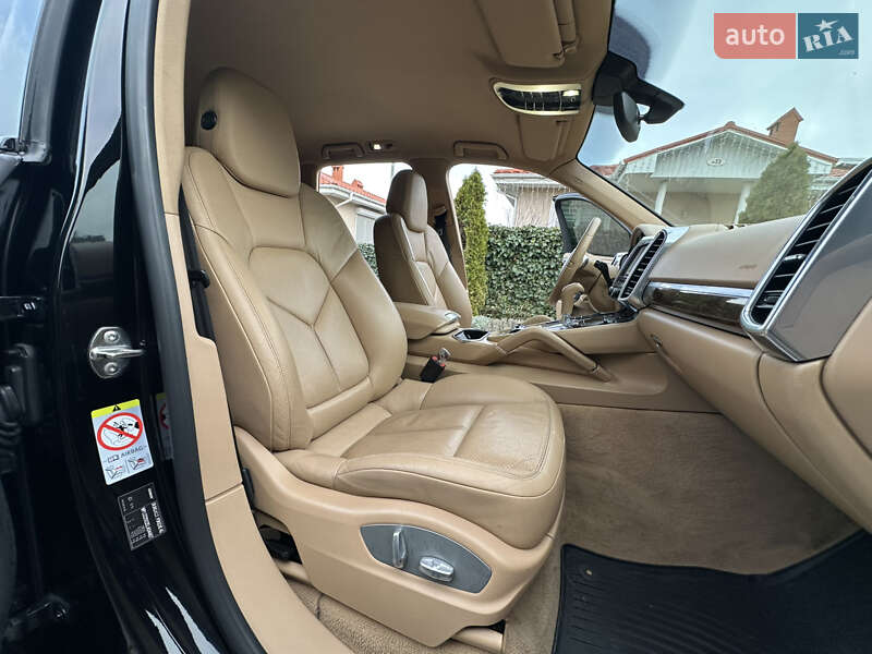 Внедорожник / Кроссовер Porsche Cayenne 2013 в Одессе