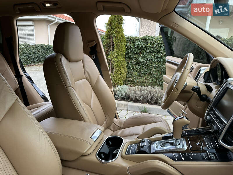 Внедорожник / Кроссовер Porsche Cayenne 2013 в Одессе