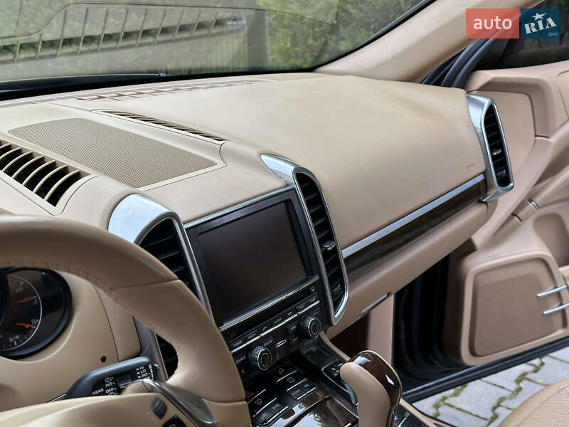 Внедорожник / Кроссовер Porsche Cayenne 2013 в Одессе