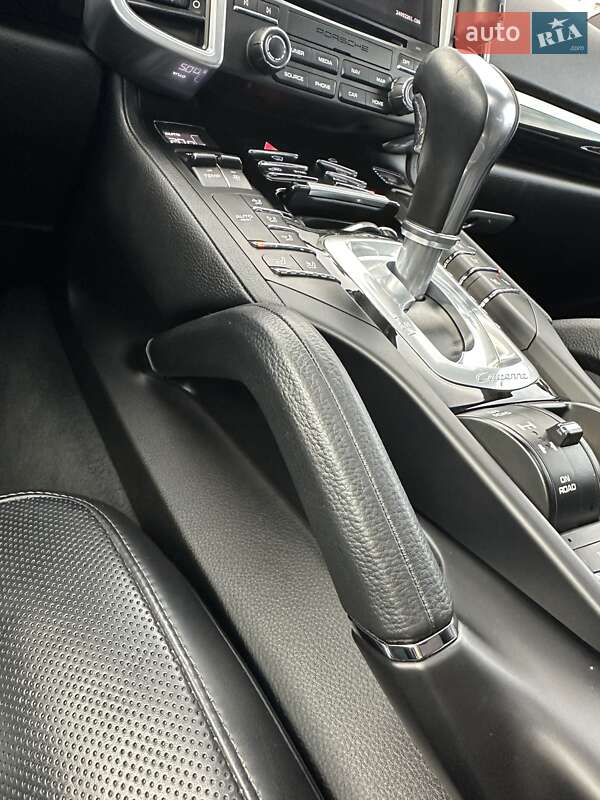 Внедорожник / Кроссовер Porsche Cayenne 2017 в Стрые фото 81 Внедорожник / Кроссовер Porsche Cayenne 2017 в Стрые