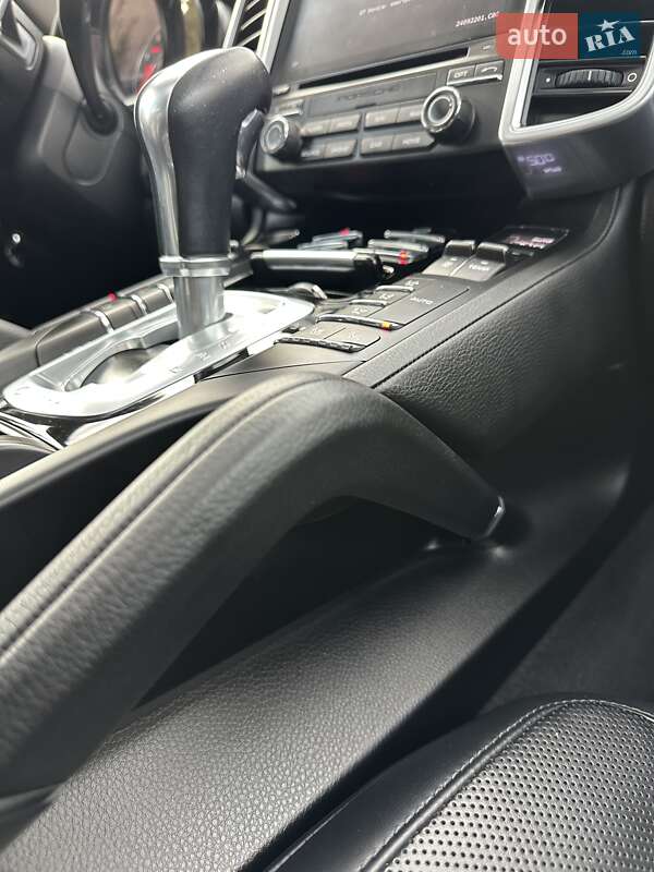 Внедорожник / Кроссовер Porsche Cayenne 2017 в Стрые фото 82 Внедорожник / Кроссовер Porsche Cayenne 2017 в Стрые