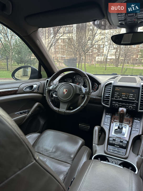 Внедорожник / Кроссовер Porsche Cayenne 2010 в Одессе