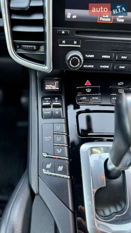 Внедорожник / Кроссовер Porsche Cayenne 2017 в Львове