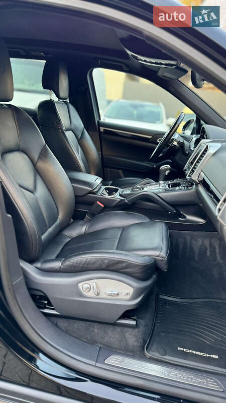 Внедорожник / Кроссовер Porsche Cayenne 2017 в Львове
