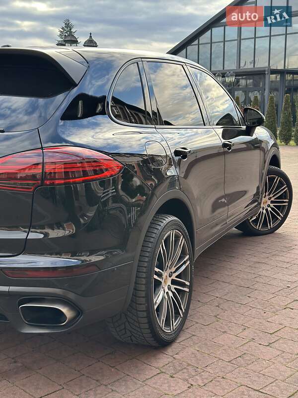 Внедорожник / Кроссовер Porsche Cayenne 2017 в Стрые фото 120 Внедорожник / Кроссовер Porsche Cayenne 2017 в Стрые