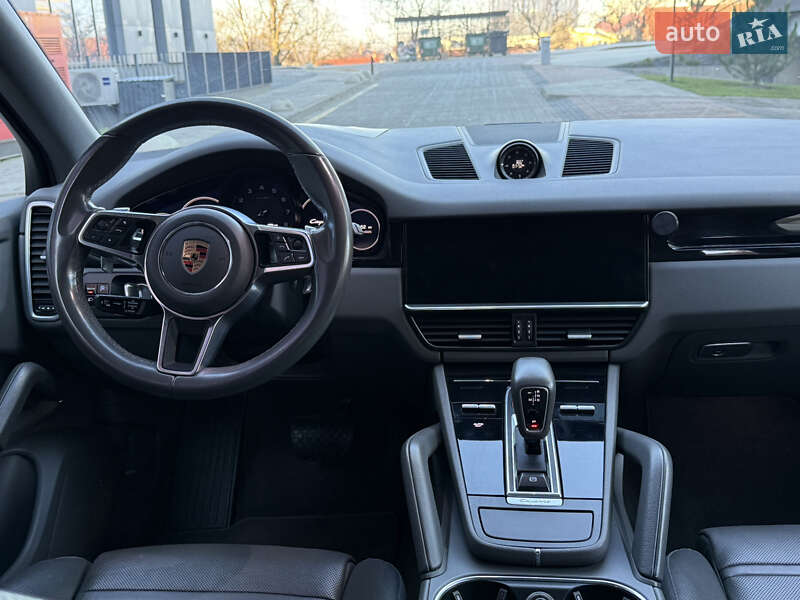 Внедорожник / Кроссовер Porsche Cayenne 2019 в Львове