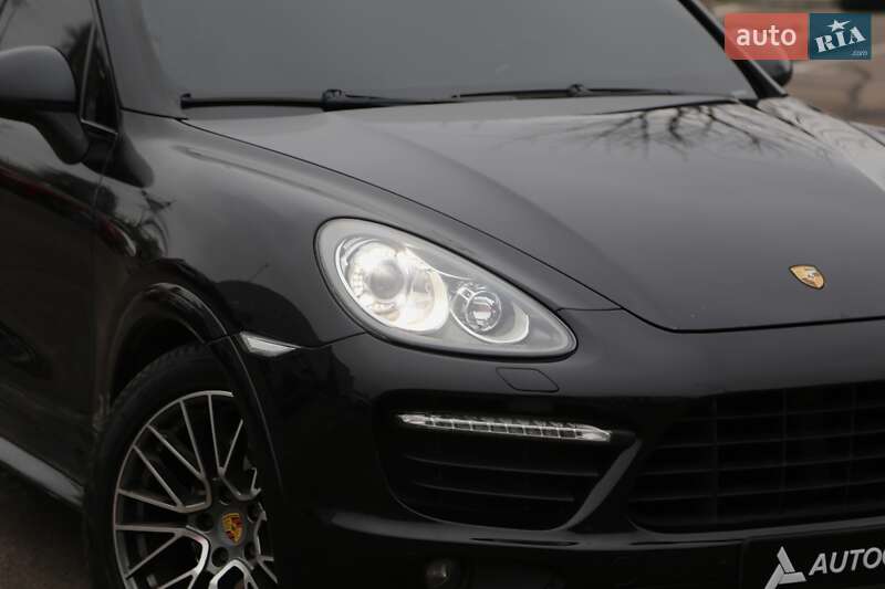 Внедорожник / Кроссовер Porsche Cayenne 2013 в Киеве