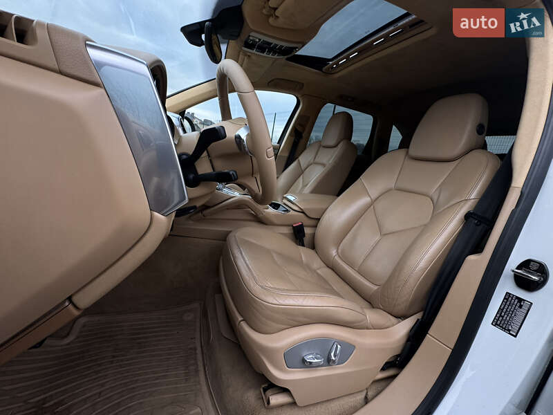 Внедорожник / Кроссовер Porsche Cayenne 2013 в Ивано-Франковске