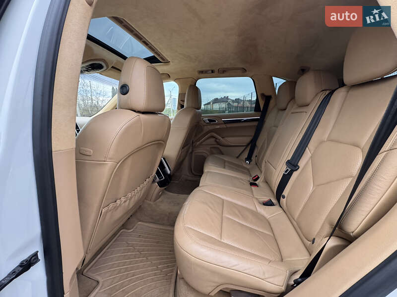 Внедорожник / Кроссовер Porsche Cayenne 2013 в Ивано-Франковске