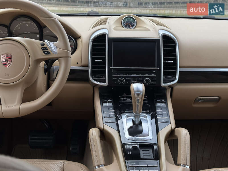 Внедорожник / Кроссовер Porsche Cayenne 2013 в Ивано-Франковске