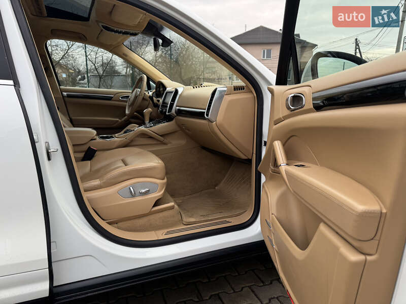 Внедорожник / Кроссовер Porsche Cayenne 2013 в Ивано-Франковске