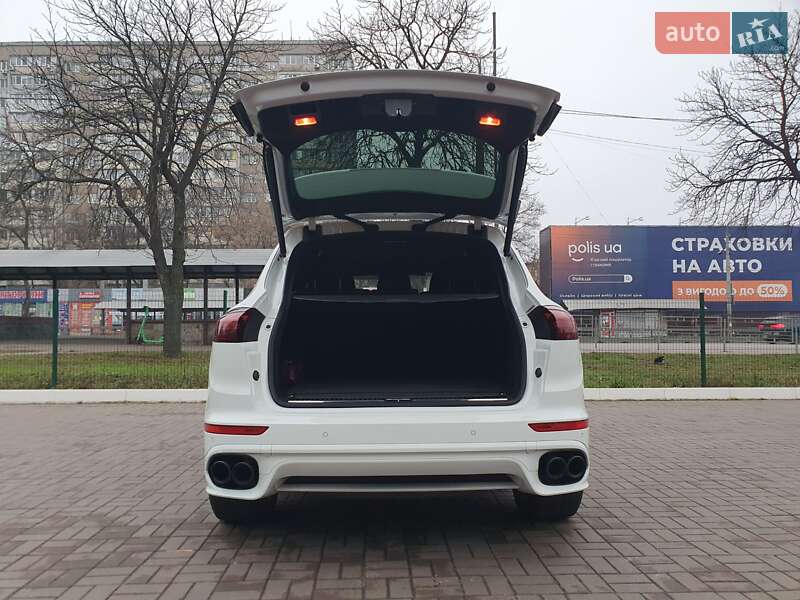 Внедорожник / Кроссовер Porsche Cayenne 2015 в Киеве фото 23 Внедорожник / Кроссовер Porsche Cayenne 2015 в Киеве