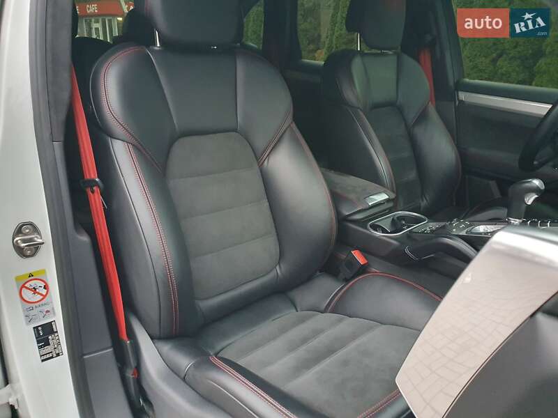 Внедорожник / Кроссовер Porsche Cayenne 2015 в Киеве фото 38 Внедорожник / Кроссовер Porsche Cayenne 2015 в Киеве