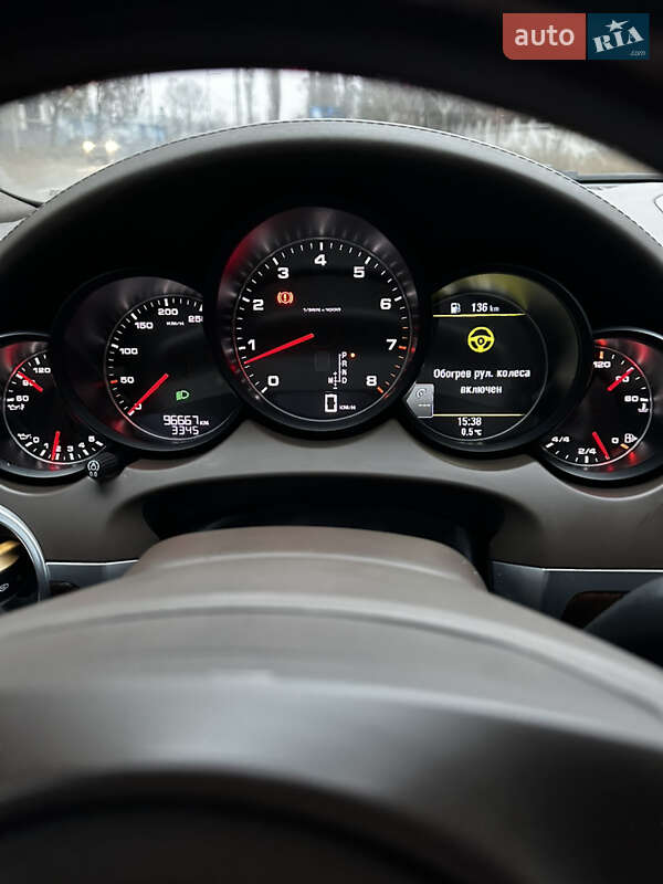 Внедорожник / Кроссовер Porsche Cayenne 2013 в Киеве