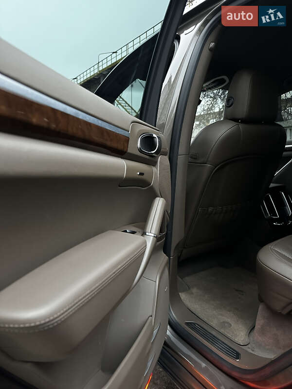 Внедорожник / Кроссовер Porsche Cayenne 2013 в Киеве