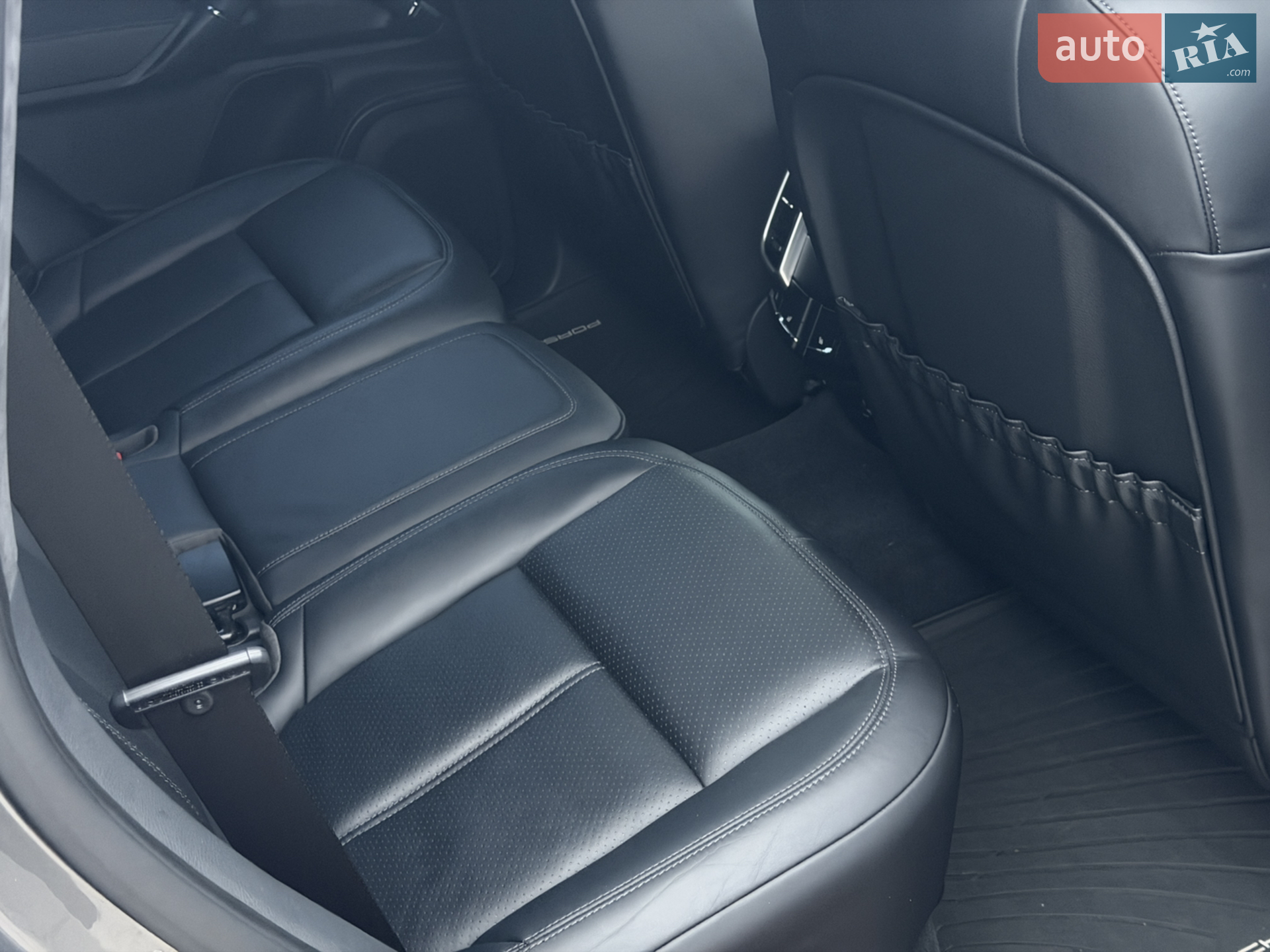 2013 Porsche Cayenne - мініатюра 8