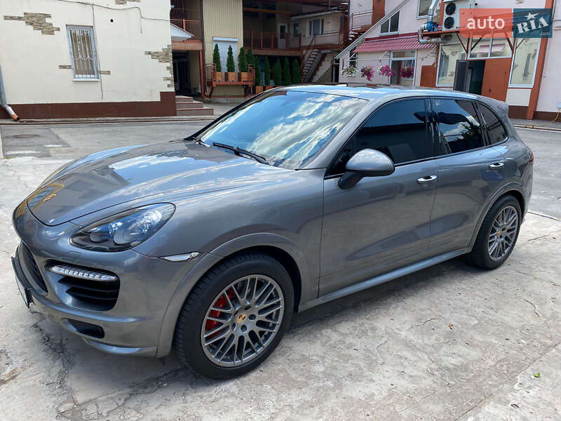 Внедорожник / Кроссовер Porsche Cayenne 2013 в Киеве