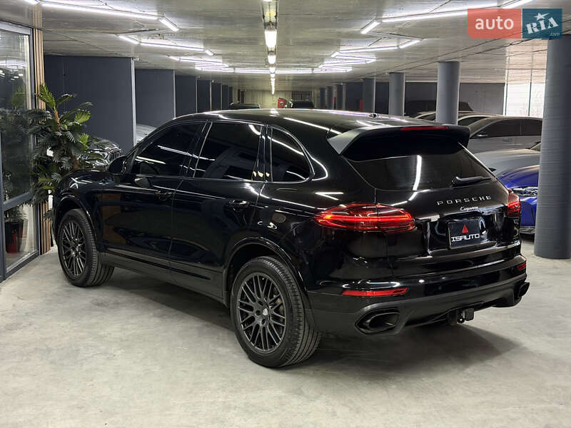 Внедорожник / Кроссовер Porsche Cayenne 2016 в Одессе