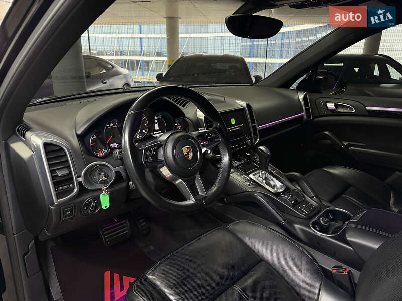 Внедорожник / Кроссовер Porsche Cayenne 2016 в Одессе