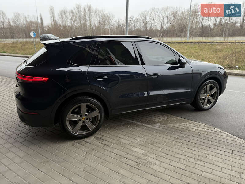 Внедорожник / Кроссовер Porsche Cayenne 2018 в Киеве